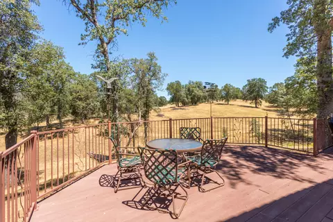 15915 Frontiersman Dr, Redding, CA 96001 photo 17