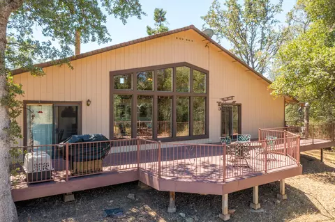 15915 Frontiersman Dr, Redding, CA 96001 photo 2