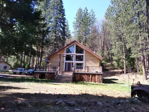 40499 Mcarthur Rd, Fall River Mills, CA 96028