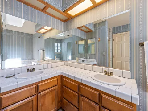 3892 Bluffside Ct, Redding, CA 96002 photo 18