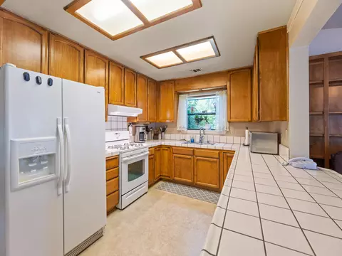 3892 Bluffside Ct, Redding, CA 96002 photo 11