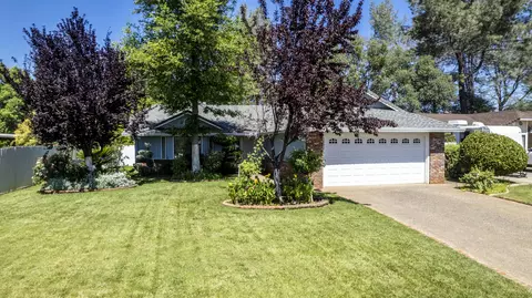 3892 Bluffside Ct, Redding, CA 96002 photo 1
