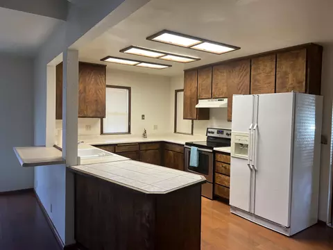 745 State St, Redding, CA 96001 photo 2
