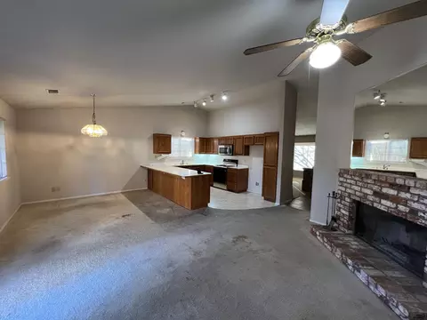 1459 Hominy Way, Redding, CA 96003 photo 2