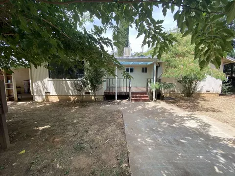 5015 Debbie Ln, Redding, CA 96002 photo 4