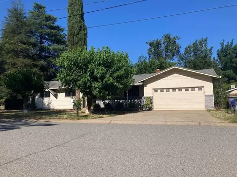 5015 Debbie Ln, Redding, CA 96002 photo 1