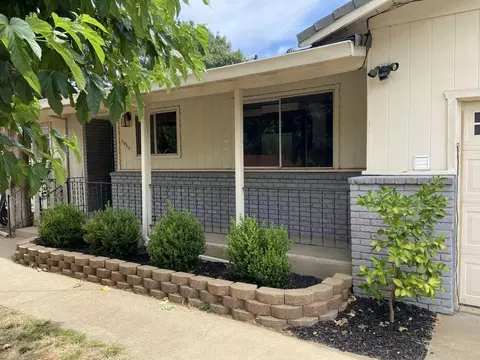 5015 Debbie Ln, Redding, CA 96002 photo 2