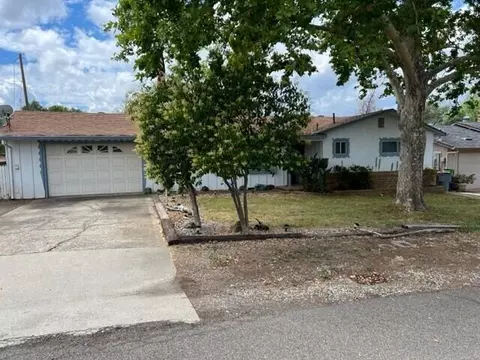 1271 Oakdale Ln, Redding, CA 96002 photo 2