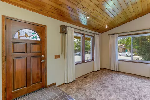 856 Cardiff Ct, Redding, CA 96003 photo 4