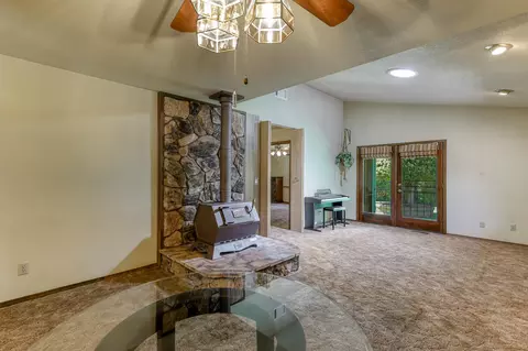 856 Cardiff Ct, Redding, CA 96003 photo 10
