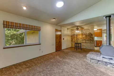 856 Cardiff Ct, Redding, CA 96003 photo 9