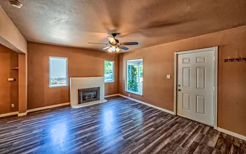 2614 Russell St, Redding, CA 96001 photo 6