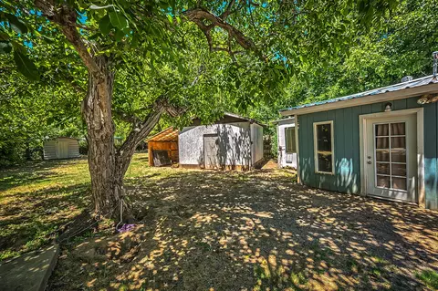 2614 Russell St, Redding, CA 96001 photo 26