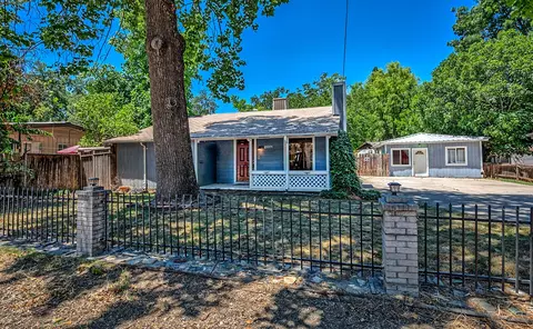 2614 Russell St, Redding, CA 96001 photo 2