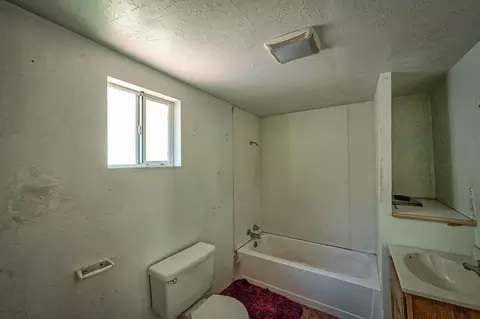 2614 Russell St, Redding, CA 96001 photo 39
