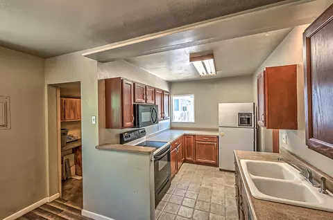 2614 Russell St, Redding, CA 96001 photo 12