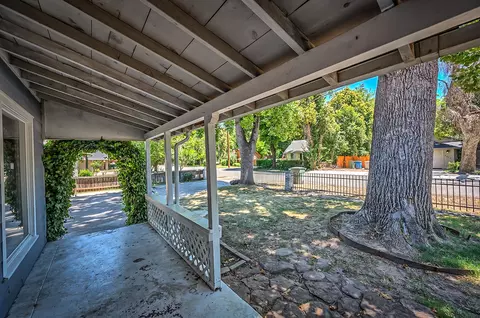 2614 Russell St, Redding, CA 96001 photo 5