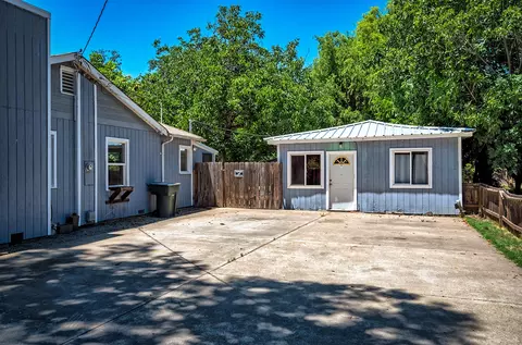 2614 Russell St, Redding, CA 96001 photo 4