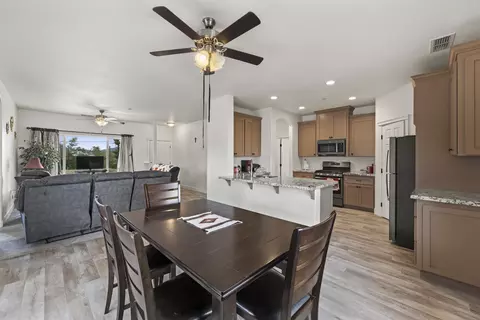 11489 California St, Redding, CA 96001 photo 2