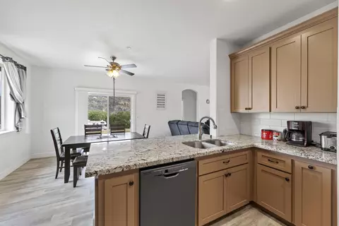 11489 California St, Redding, CA 96001 photo 4