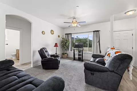 11489 California St, Redding, CA 96001 photo 7