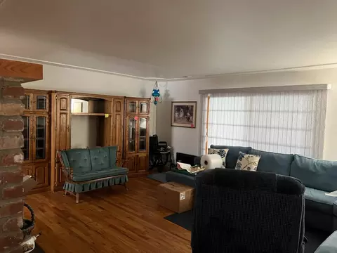 375 La Bray, Red Bluff, CA 96080 photo 2