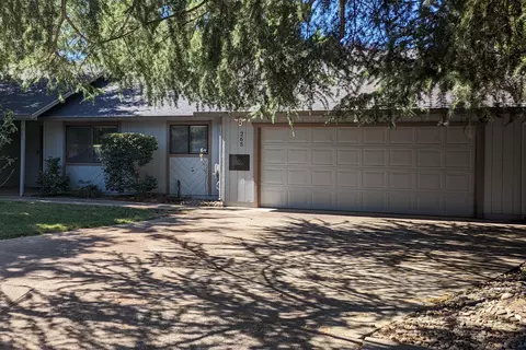 265 Ashley Ct, Redding, CA 96001 photo 3