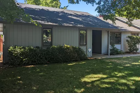 265 Ashley Ct, Redding, CA 96001 photo 2
