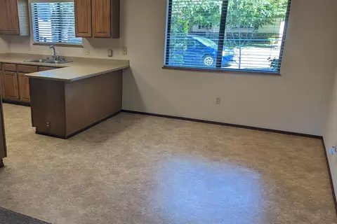 265 Ashley Ct, Redding, CA 96001 photo 4