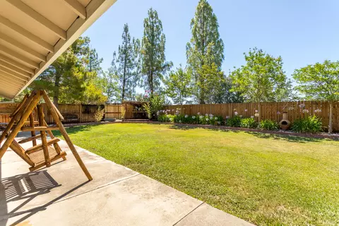 1677 Trumpet Dr, Redding, CA 96003 photo 26
