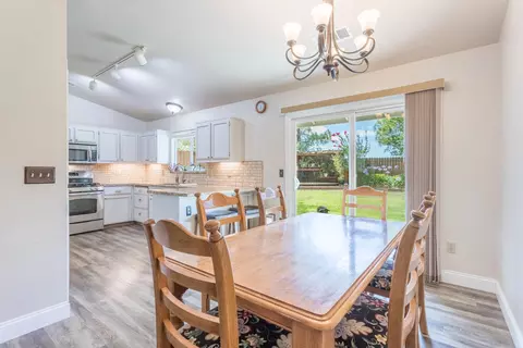 1677 Trumpet Dr, Redding, CA 96003 photo 6