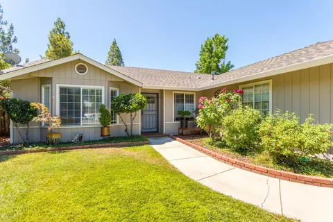 1677 Trumpet Dr, Redding, CA 96003 photo 2