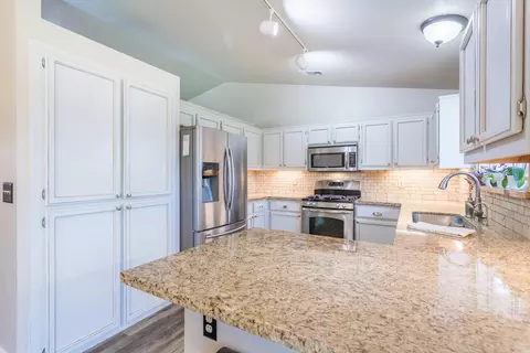 1677 Trumpet Dr, Redding, CA 96003 photo 8