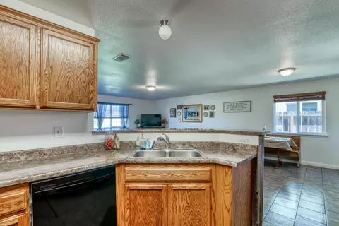 645 Larie Ln, Red Bluff, CA 96080 photo 8