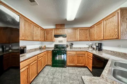 645 Larie Ln, Red Bluff, CA 96080 photo 9