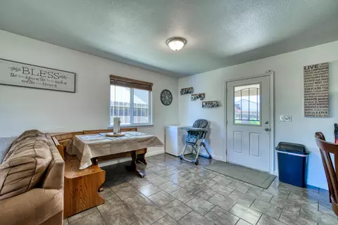 645 Larie Ln, Red Bluff, CA 96080 photo 6