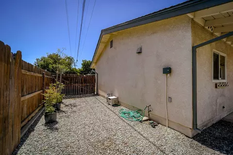 6403 Merle Dr, Redding, CA 96001 photo 32