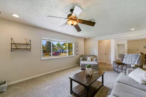6403 Merle Dr, Redding, CA 96001 photo 6