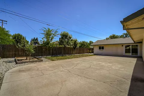 6403 Merle Dr, Redding, CA 96001 photo 29