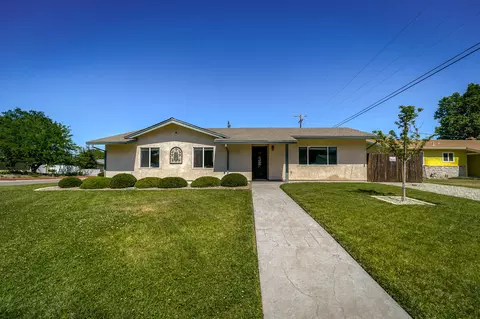 6403 Merle Dr, Redding, CA 96001 photo 1