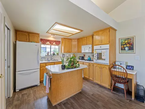 1934 Wineberry Path, Redding, CA 96003 photo 4