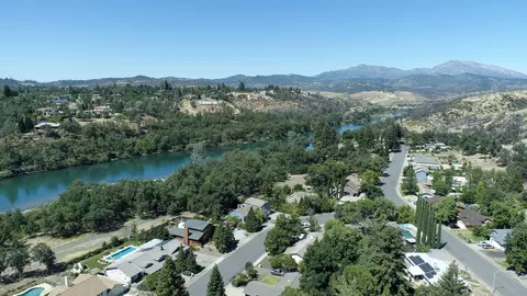 3277 Lake Redding Dr, Redding, CA 96003 photo 4