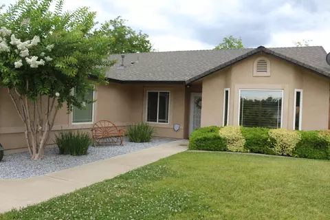 843 Paramount Way, Redding, CA 96003 photo 1