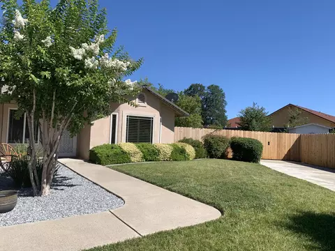 843 Paramount Way, Redding, CA 96003 photo 6