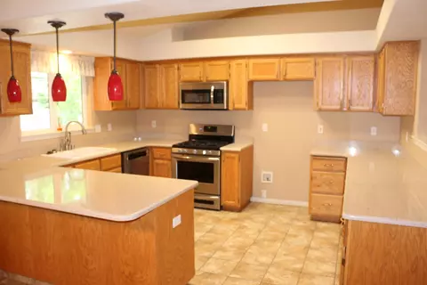 843 Paramount Way, Redding, CA 96003 photo 3