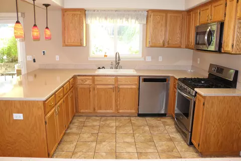 843 Paramount Way, Redding, CA 96003 photo 18