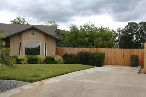 843 Paramount Way, Redding, CA 96003 photo 5