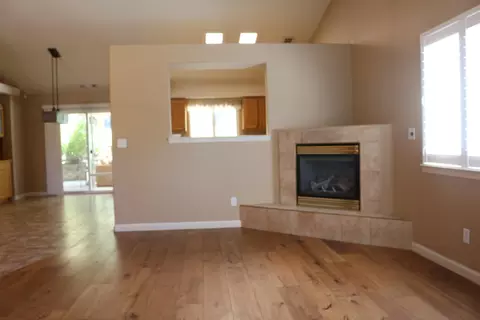 843 Paramount Way, Redding, CA 96003 photo 9