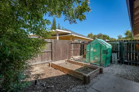 2751 Garnet Ct, Redding, CA 96001 photo 46