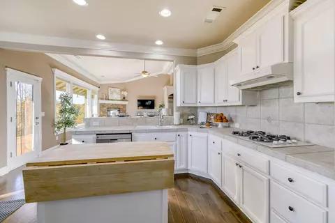 1011 Rollingview Dr, Redding, CA 96003 photo 19
